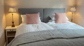 Heydour Orchard Guesthouse - Image 4