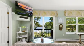 Waterfront Estate w Hot Tub, Dock & Kayaks - Image 2