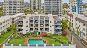 Beach Front Bliss - Luxurious 3 Bedroom Beachfront Apartment in Maroochydore - Image 3