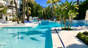 Luxury apartment in La Isla, Puerto Banus - Image 2