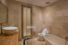 Luxury 1 BR Deluxe Room #V54 - Image 3
