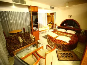 Hotel Sindhuri Park - Image 5