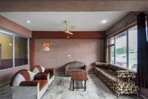 OYO Flagship Vibes Hotel - Image 2