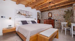 Villa Melary with Pool and Jacuzzi - Image 2