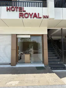 Hotel Royal Inn - Image 1