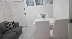 Excellent Suite Room in Liverpool - Image 5