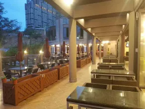 Peninsula Holiday Hotel - Image 5