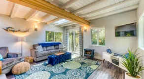 Stunning new home with furnished deck & easy beach access - Image 2