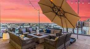 One Lux Stay HWH Downtown Los Angeles - Image 5