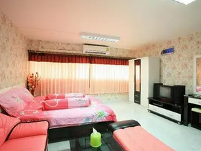 Deluxe at Popular Condo - Image 5
