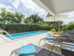 The modernly furnished luxury Villa Kate, a 4-star villa in central Istria - Image 2