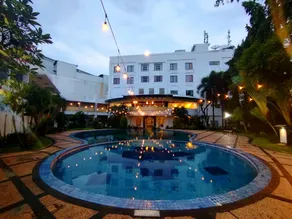 The Sun Hotel Sidoarjo - Image 2