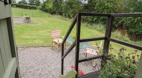 Tilly Gypsy-style Caravan Hut - Image 5