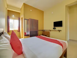 OYO 26718 The Mayura Residency - Image 3