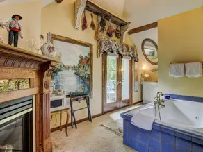 James Mulvey Carriage House Inn - Image 2