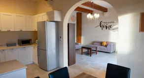 Inni Holiday Home with Infinity Pool - Image 4