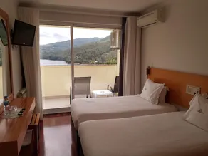 Hotel Lagoa Azul do Geres - Image 2