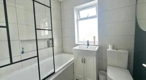 Urban Stay Rooms - Image 5