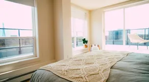 Chic Cozy Retreat - 2BR - Stunning North End Views - Image 2