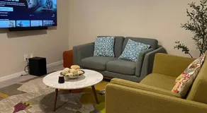 Mary's Luxury Suite - Image 2