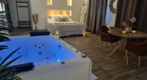 Evasion Romantique love room jacuzzi jardin privé proche Paris - Image 3