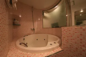 Hotel M story - Image 5