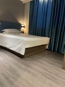 Hanting Hotel Luliang Century Plaza - Image 2