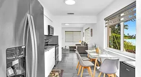 Charming 2BR Lakefront Cottage in Davie near Beach - Image 3