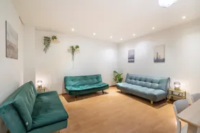 Lively City Getaway for 10 Near Meir - Image 4