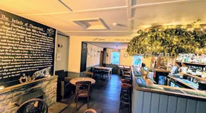Three Horseshoes Inn - Image 3