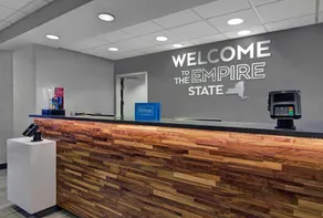 Hampton Inn & Suites Syracuse Dewitt - Image 5