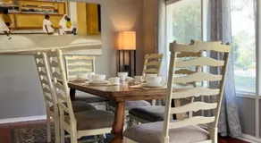 Spacious 3BR 5 Beds Perfect for Groups - Image 3