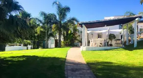 Villa avec piscine, jardin et barbecue | Vue piscine - Image 3