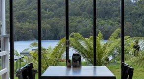 Tullah Lakeside Lodge - Image 3