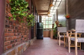 ONA HOME - Entire Hue-styled garden house - Image 5