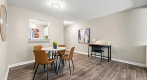 Upper Westside 2BR Free Parking & Wi-Fi - Image 4
