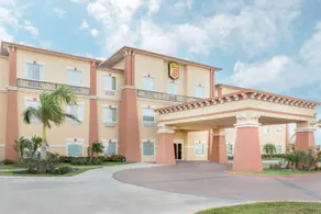 Super 8 by Wyndham Hidalgo at La Plaza Mall & Mcallen Airport - Image 4
