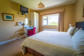 Dingle Bambury House Accommodation - Image 4