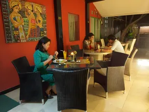 Maven Buncit Hotel - Image 5