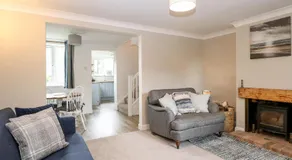 3 The Cottages - Image 2