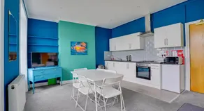 Homesly Guest Rooms, Comfortable En-suite Guest Rooms with Free Parking and Self Check-in - Image 2