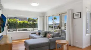 Moon Glow Views, Short Walk To Beach Accom Holidays - Image 2