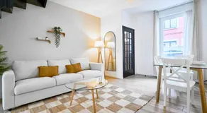 Maison trois chambres avec cour, parking gratuit - Image 2