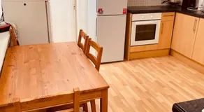 Spacious Double Beds in East Acton, Fast Transport Links into City & Airport - Image 2