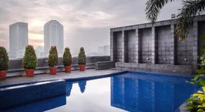 Merlynn Park Hotel - Image 5