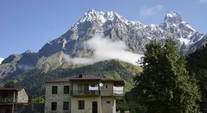 Peak Mazeri Guest House - Image 4