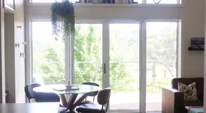 Mortimer's Wines Loft - Adults Only Retreat - Image 4