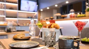 Aston‘s Hotel - Image 5