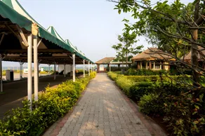 SHORE FRONT RESORT - Image 3