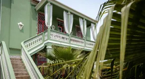Vintage Balcony Guesthouse & Suites - Image 4